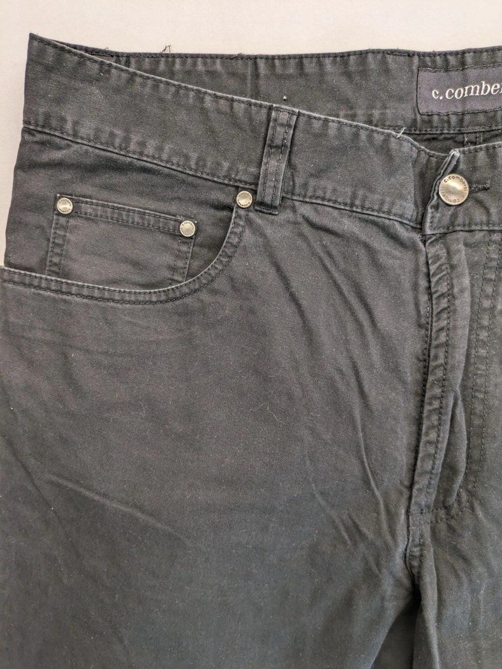 C.Comberti grey straight jeans 5-pocket design made of stretch cotton.
