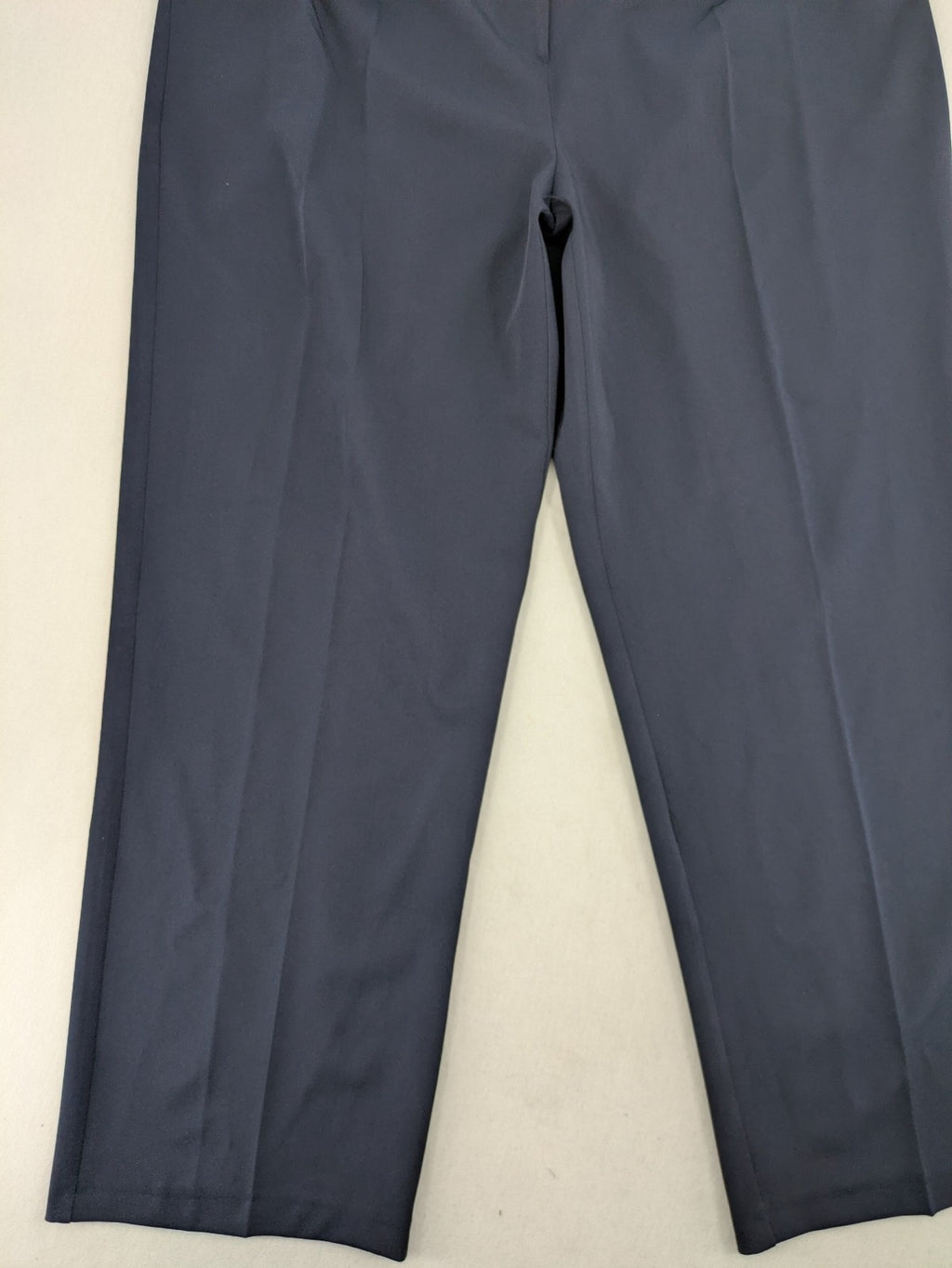 Baumwolle navy motorcycle pants with elastic waistband and classic straight cut design.