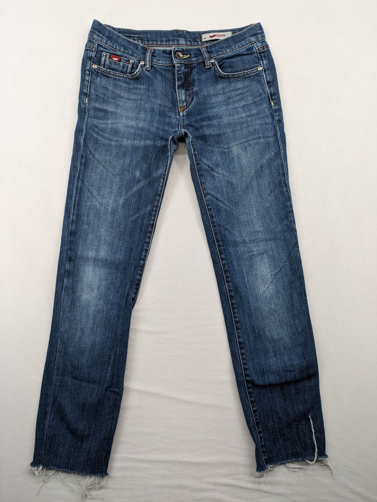GAS straight jeans blue with open frayed hem and classic 5-pocket style.