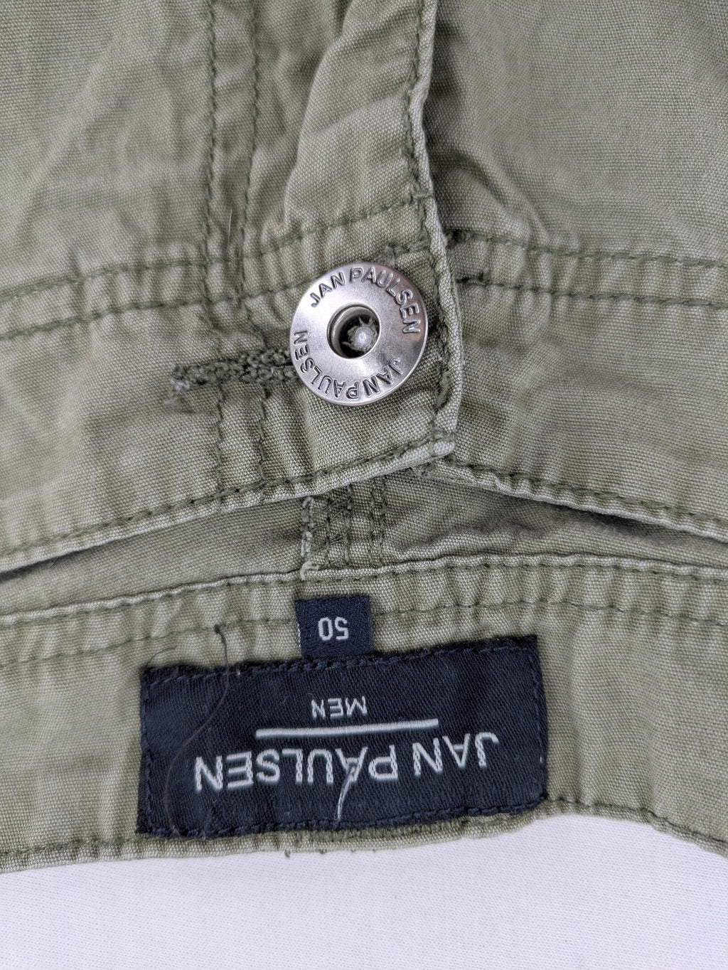 Jan Paulsen khaki chino shorts flat front cotton with classic design and breathable material.