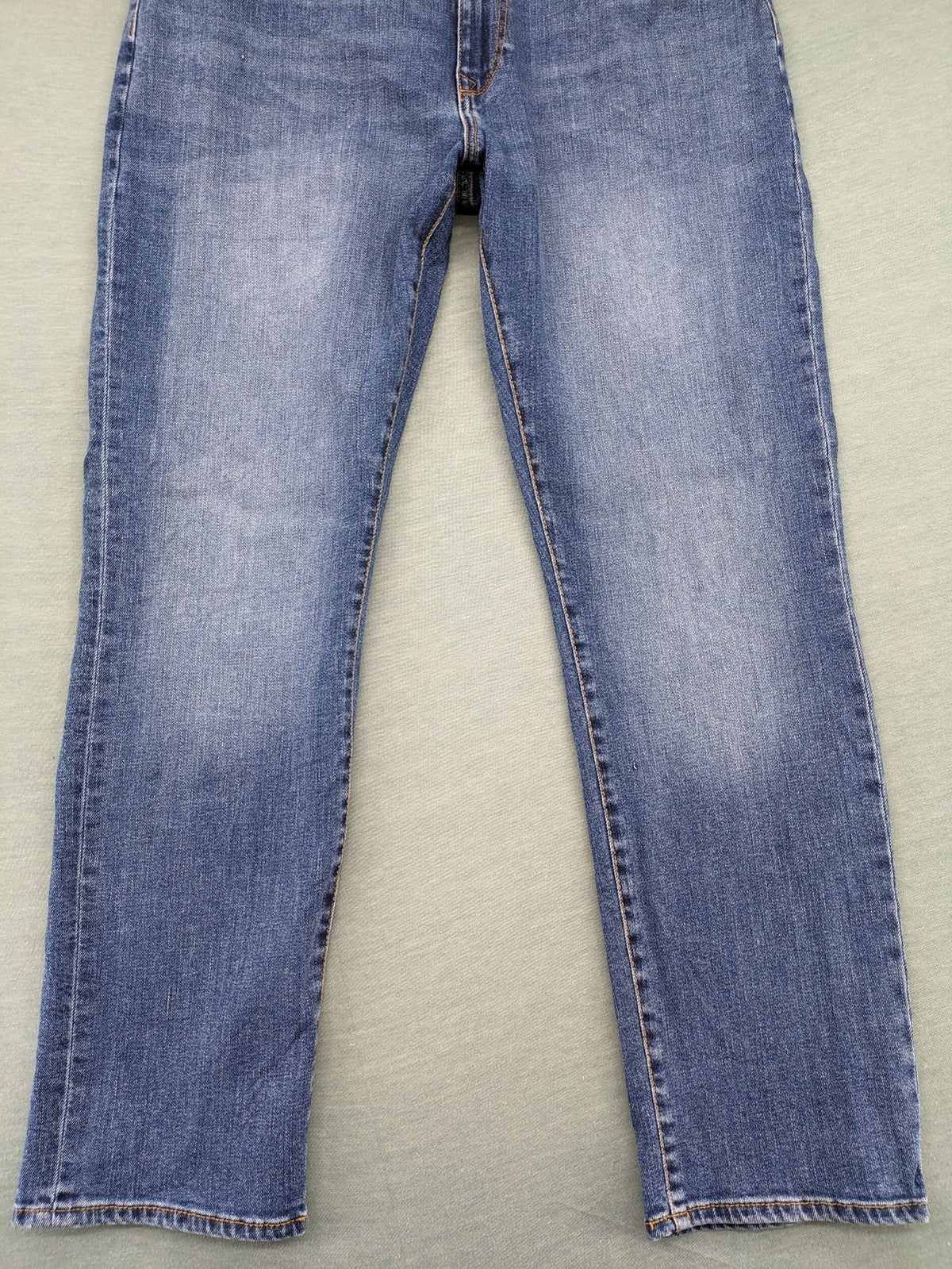 Gap blue straight jeans slim stretch fit with classic denim wash and logo tag.