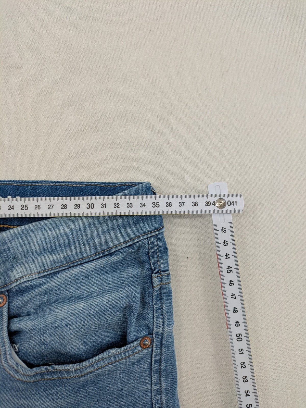 H&M blue skinny fit jeans, classic 5-pocket design, super stretch material.