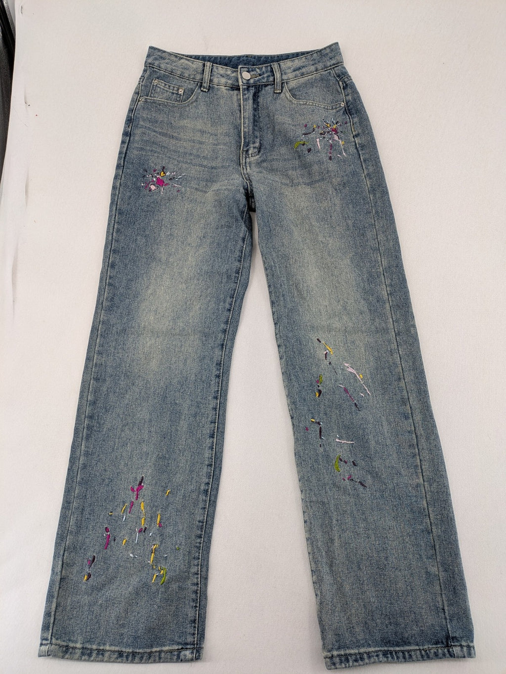 Straight Leg blue straight jeans high waist with colorful embroidered splashes