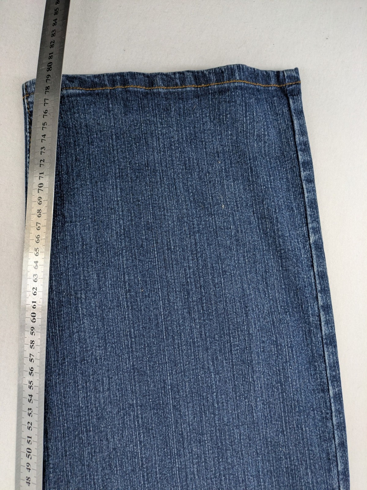 RE&X blue straight jeans medium wash 5-pocket design with stretch denim material