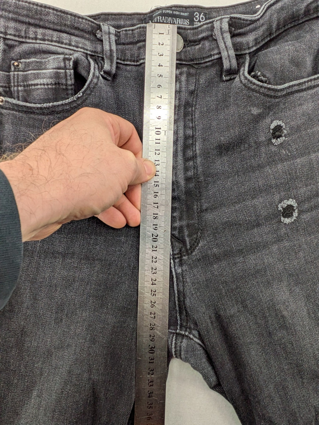 Stradivarius grey skinny jeans super high waist distressed with classic five-pocket design.