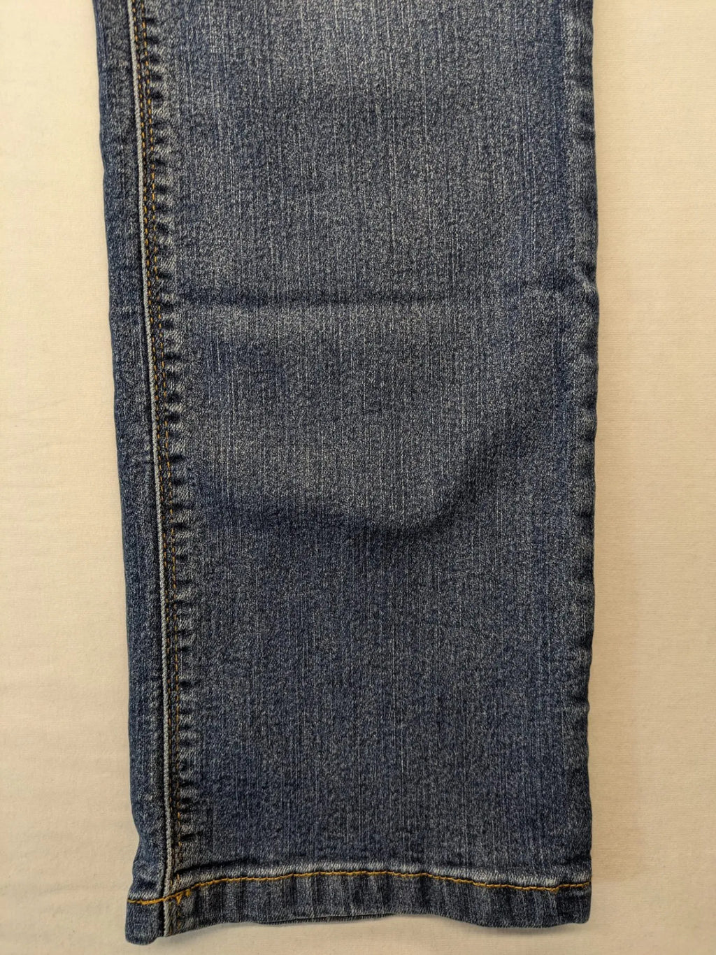 john baner blue straight jeans 5-pocket design with colorful rivets and whiskering effects