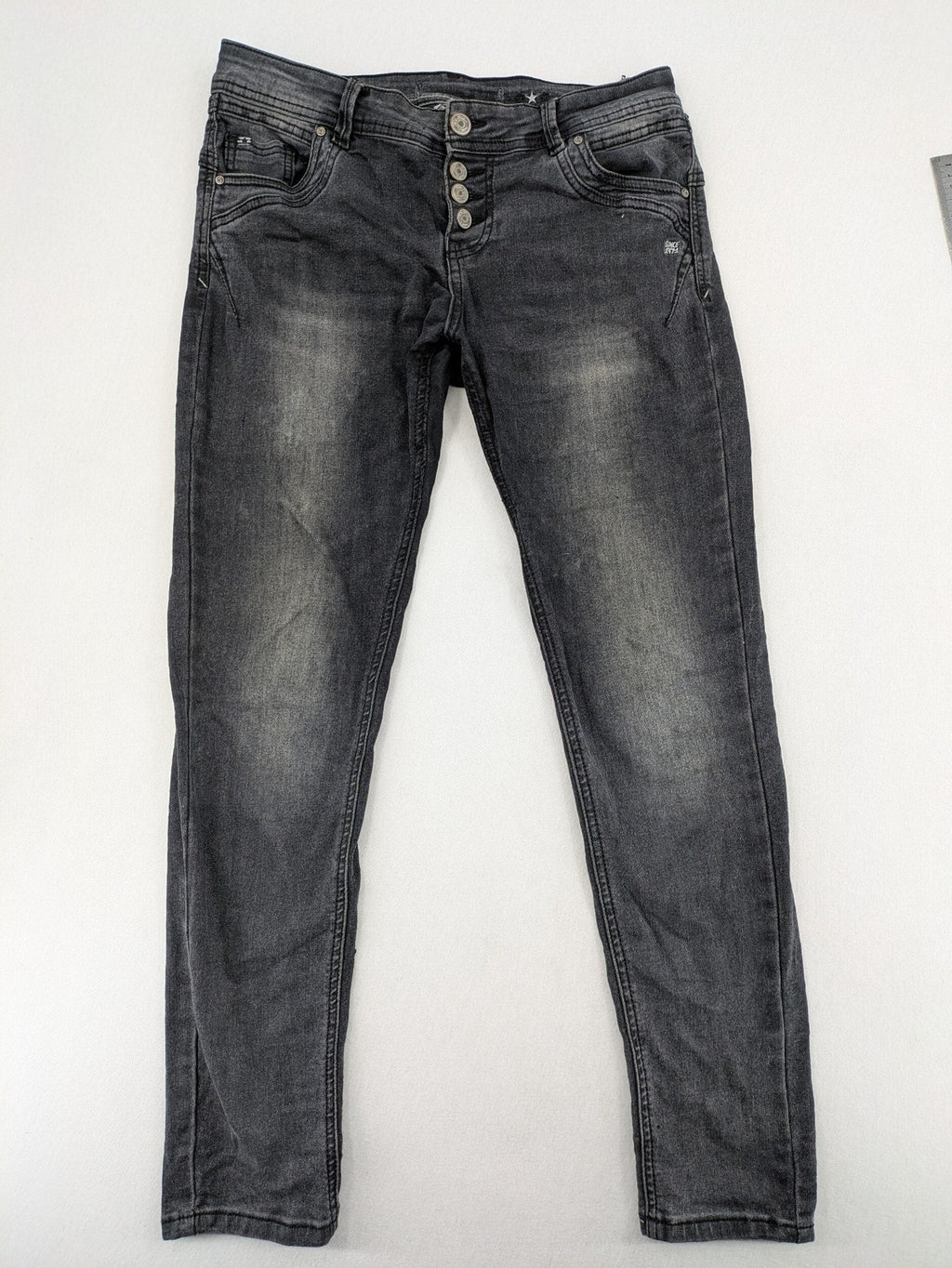 multiblu grey skinny jeans faded wash five-pocket design with button closure
