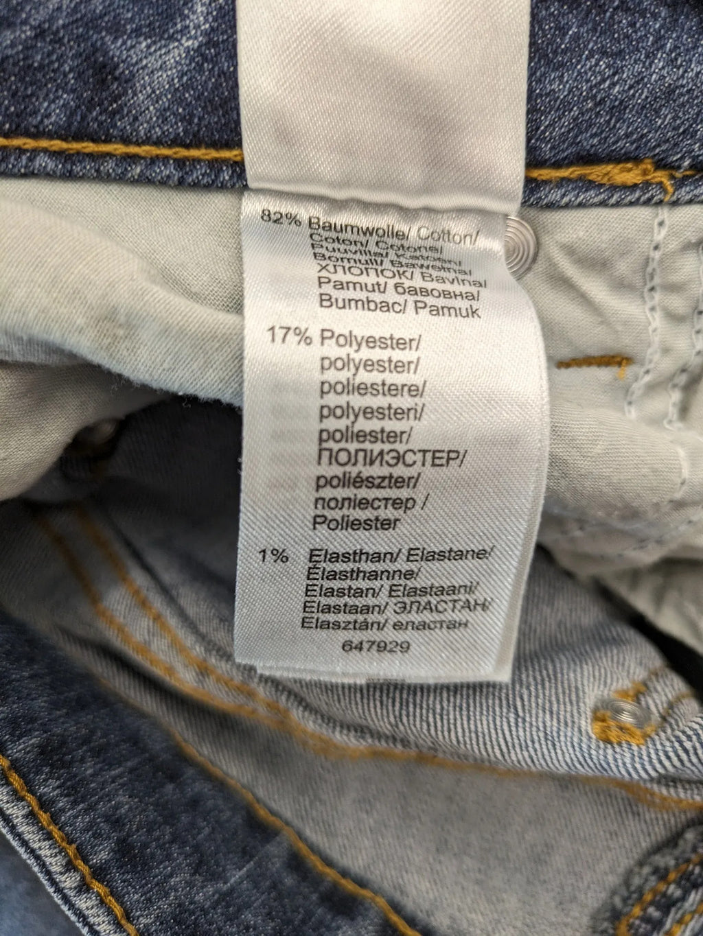 john baner blue straight jeans 5-pocket design with colorful rivets and whiskering effects