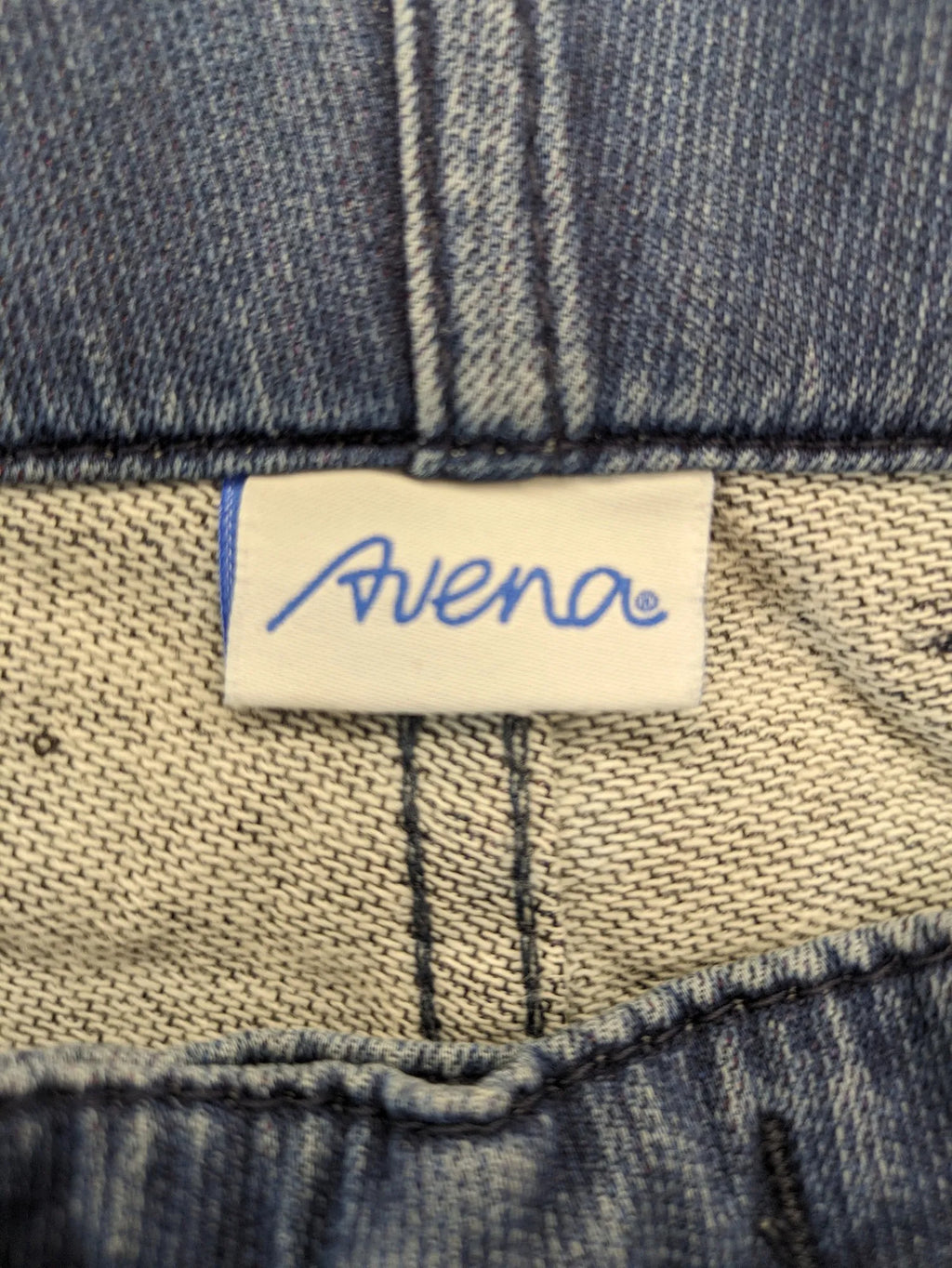 Avena blue chino pants, straight leg, cotton blend, featuring zipper and buttoned pockets.
