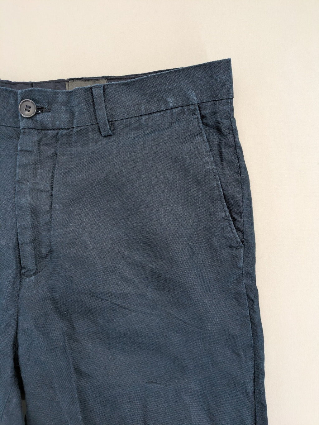 H&M blue linen shorts size 50 flat front design with practical pockets.
