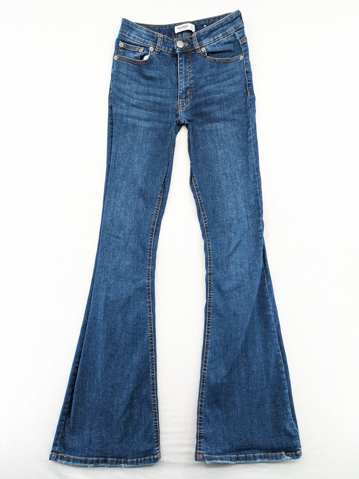 Pull&Bear blue flare jeans high waist with classic button closure and stylish silhouette.
