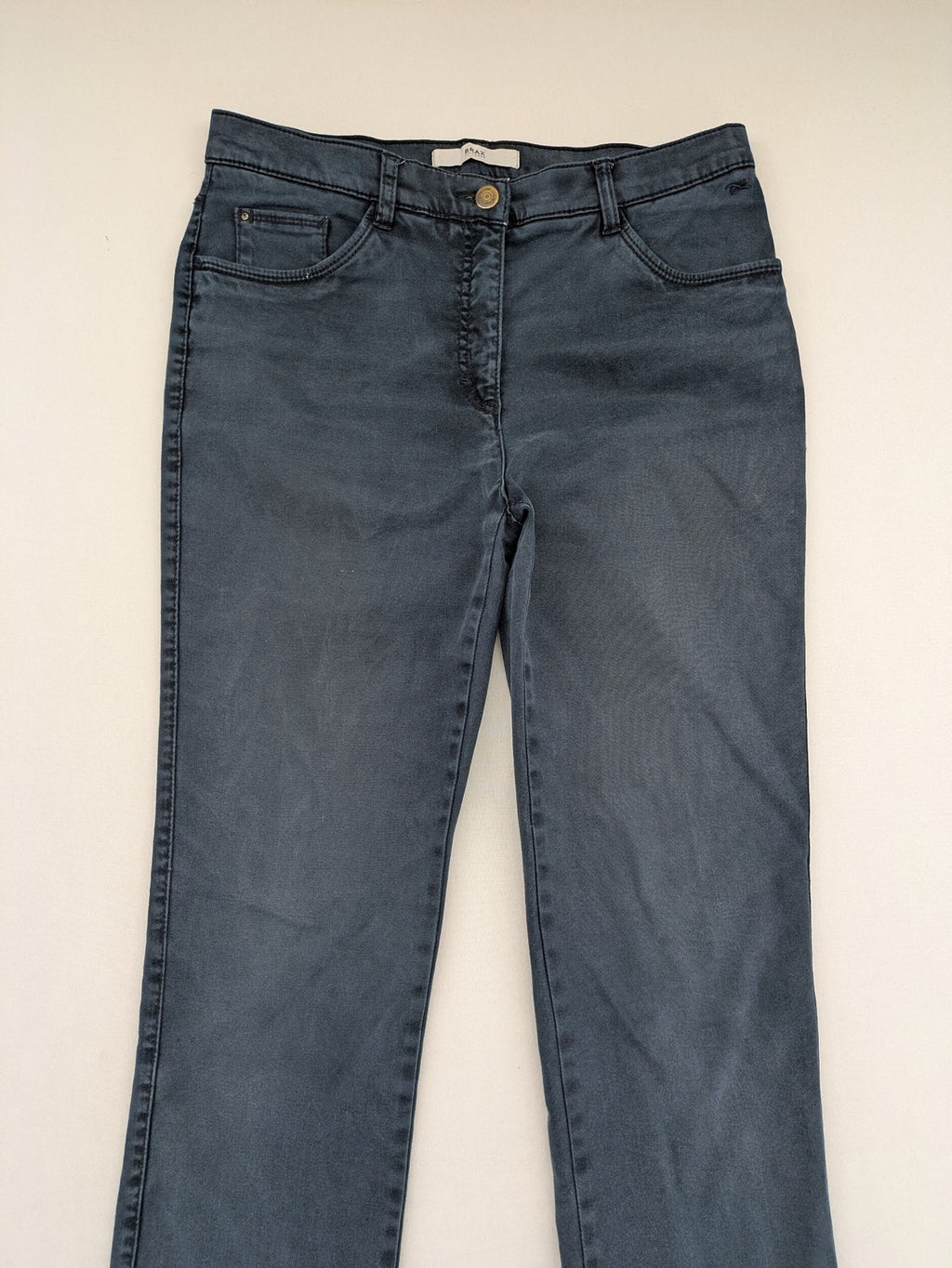 BRAX blue straight leg jeans with "Mary" fit, soft stretch fabric, and washed finish.
