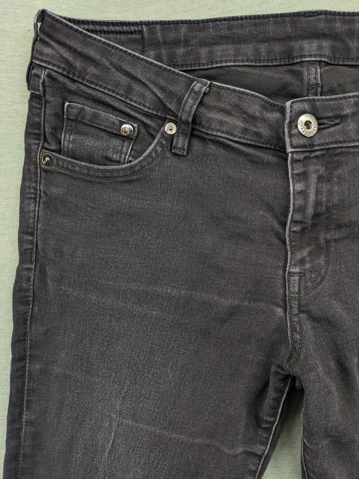 H&M grey super skinny jeans low rise with stretch denim and classic design.