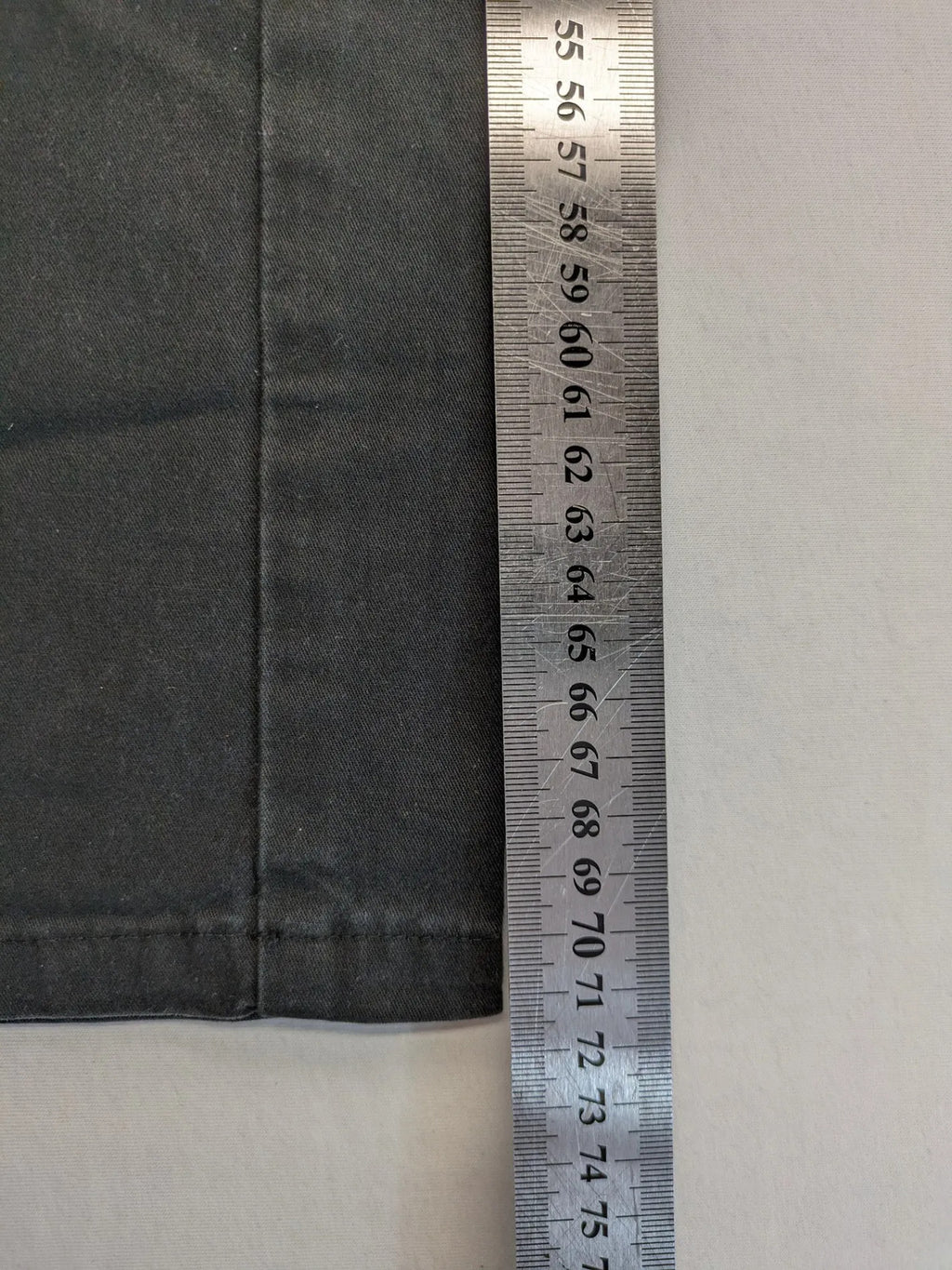 C.Comberti grey straight jeans 5-pocket design made of stretch cotton.