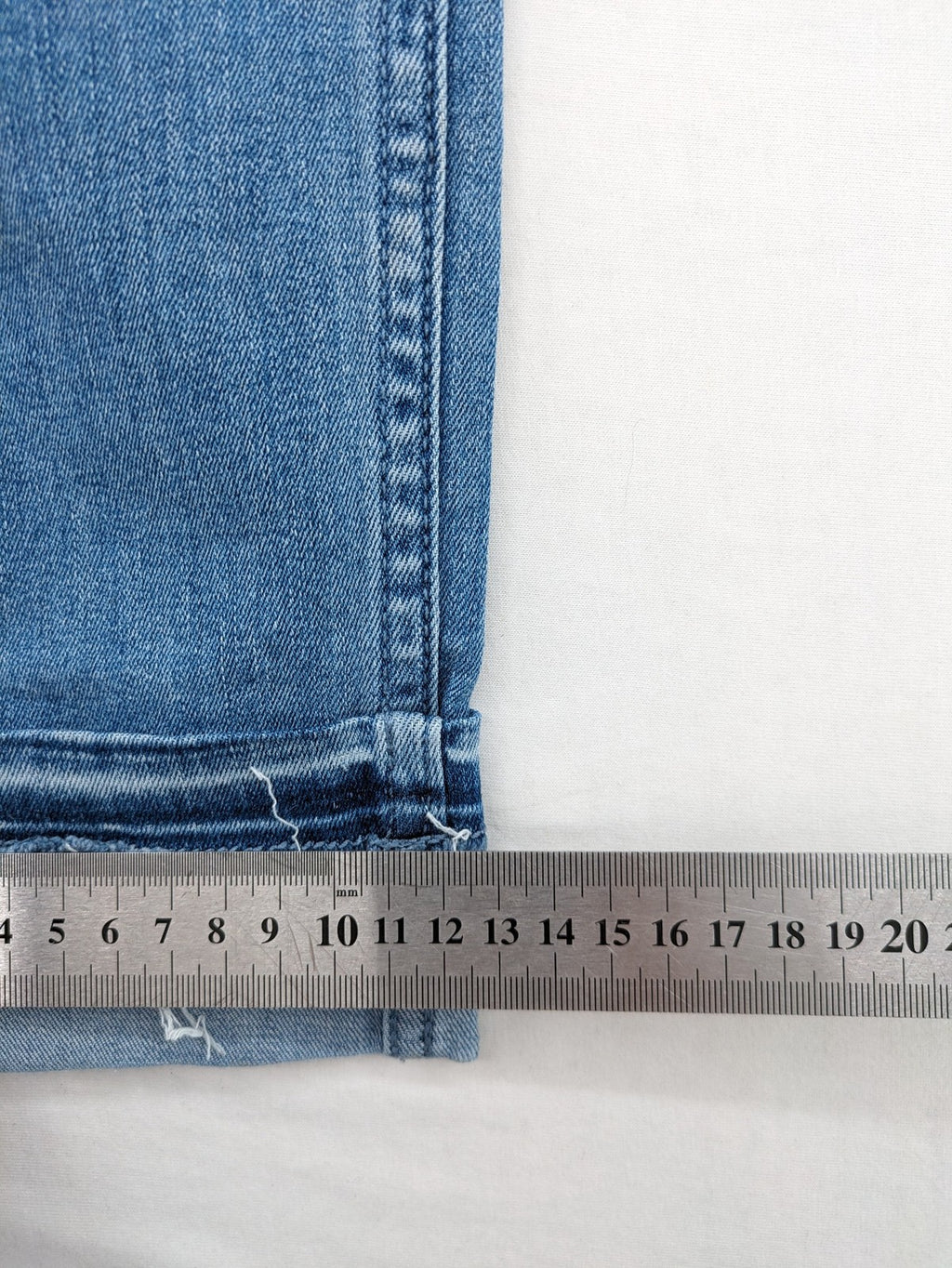 Hollister blue high rise super skinny jeans with frayed hem and classic stretch denim.