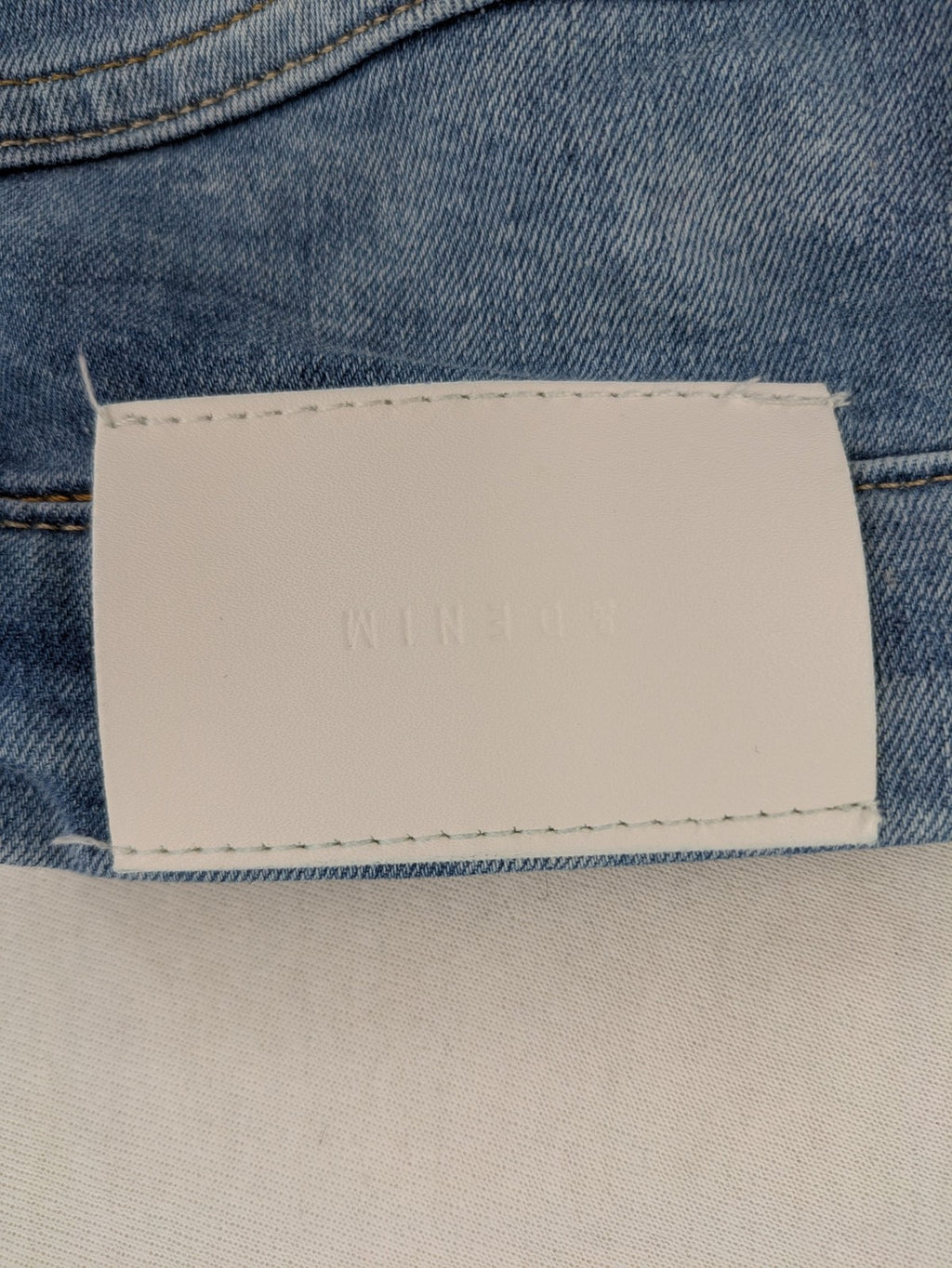 H&M blue skinny fit jeans, classic 5-pocket design, super stretch material.