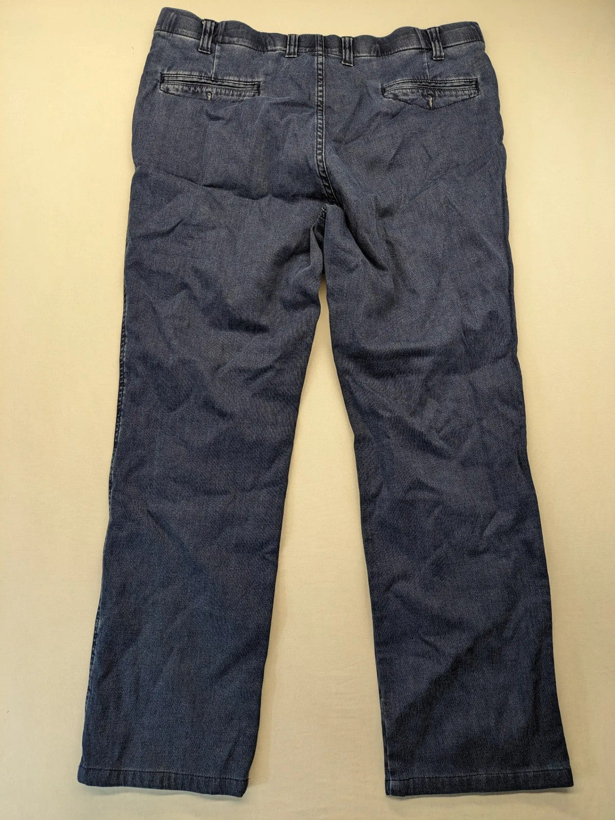 Avena blue chino pants, straight leg, cotton blend, featuring zipper and buttoned pockets.
