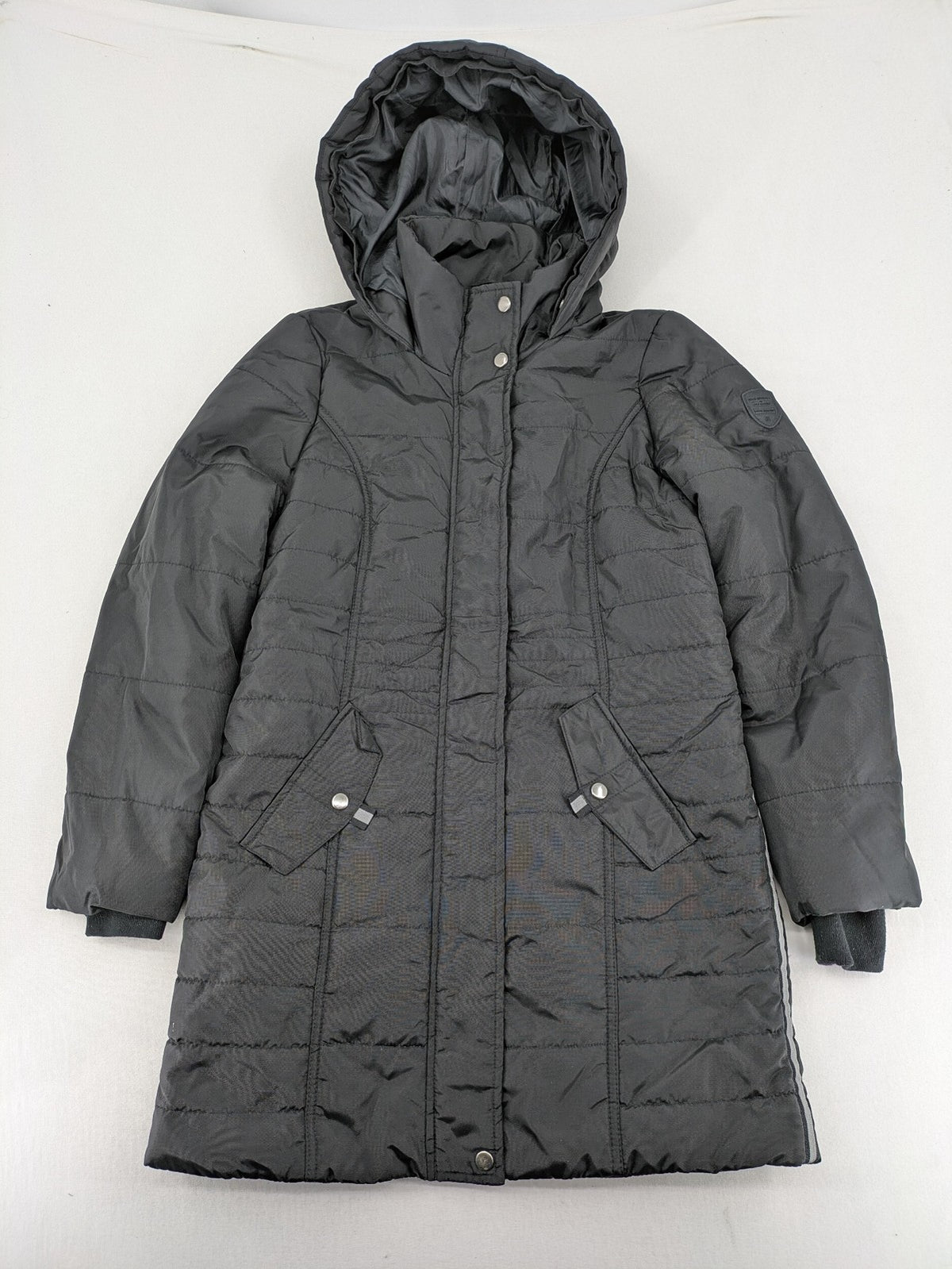Vero Moda black quilted jacket with hood, reflective stripes, nylon material.