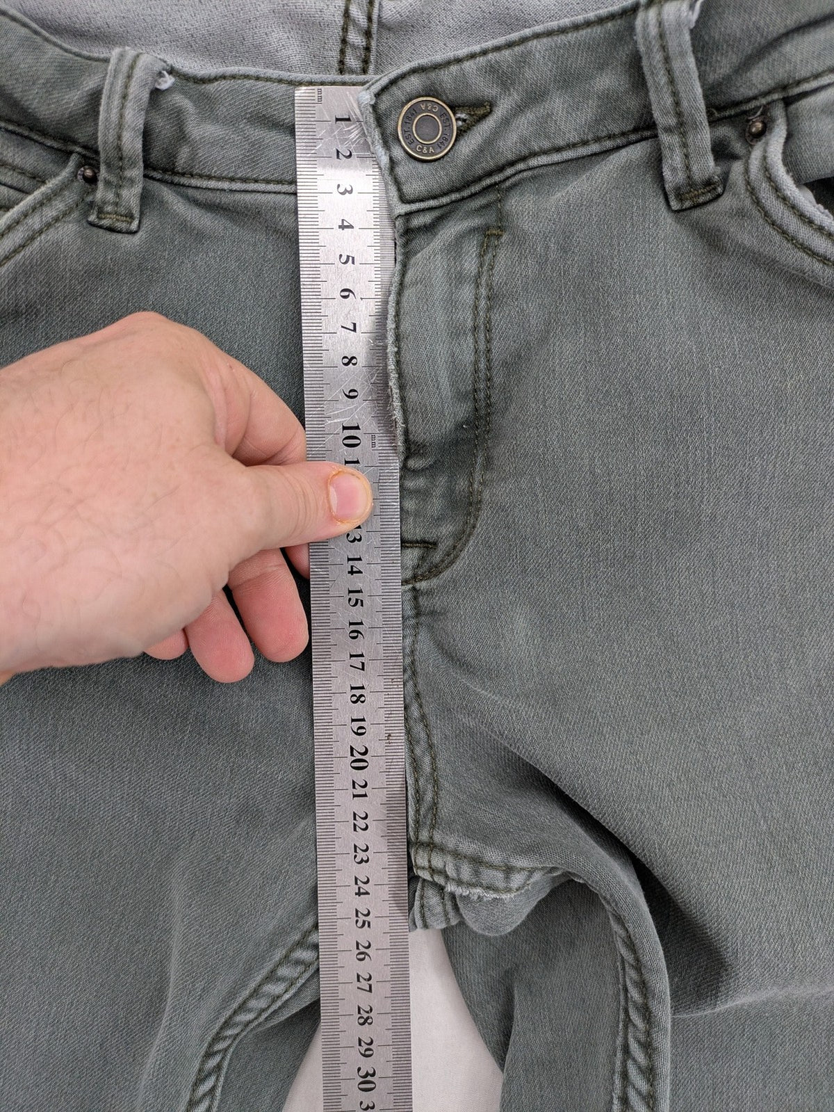 C&A grey skinny jeans with classic 5-pocket design and stretch cotton blend.