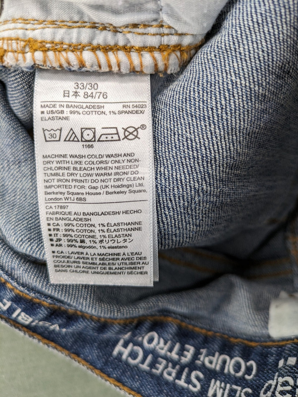 Gap blue straight jeans slim stretch fit with classic denim wash and logo tag.