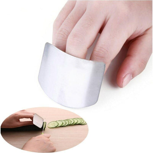 Edelstahl cutting aid silver with open ring design for finger protection while slicing.