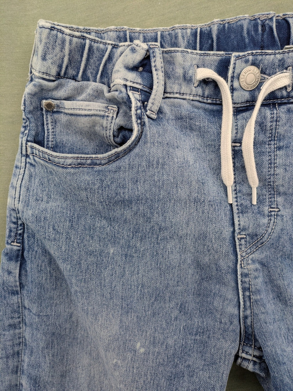 H&M blue straight jeans relaxed fit with adjustable elastic waistband and drawstring.