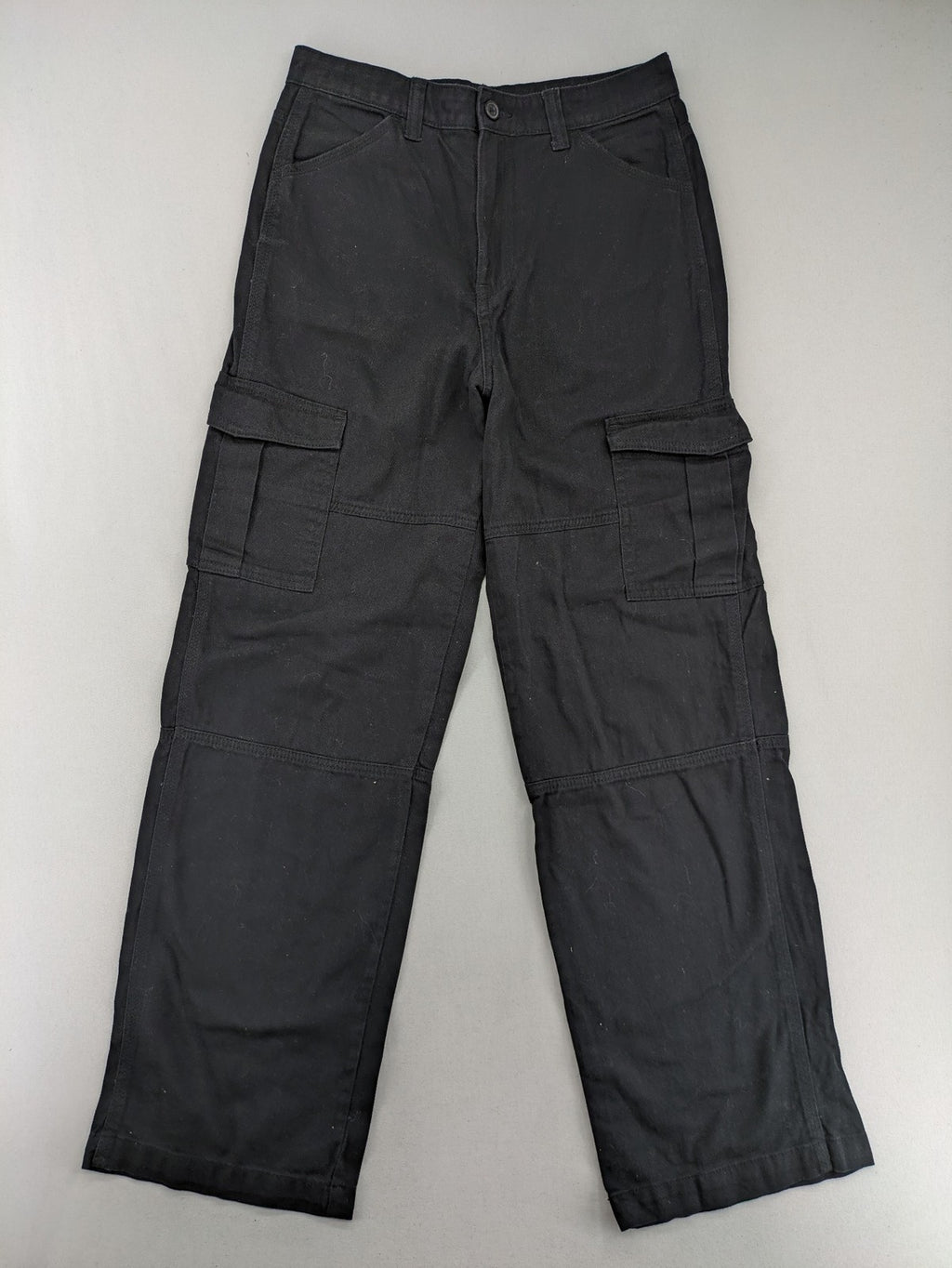 H&M Divided black cargo pants high waist cotton with multiple pockets and straight leg.