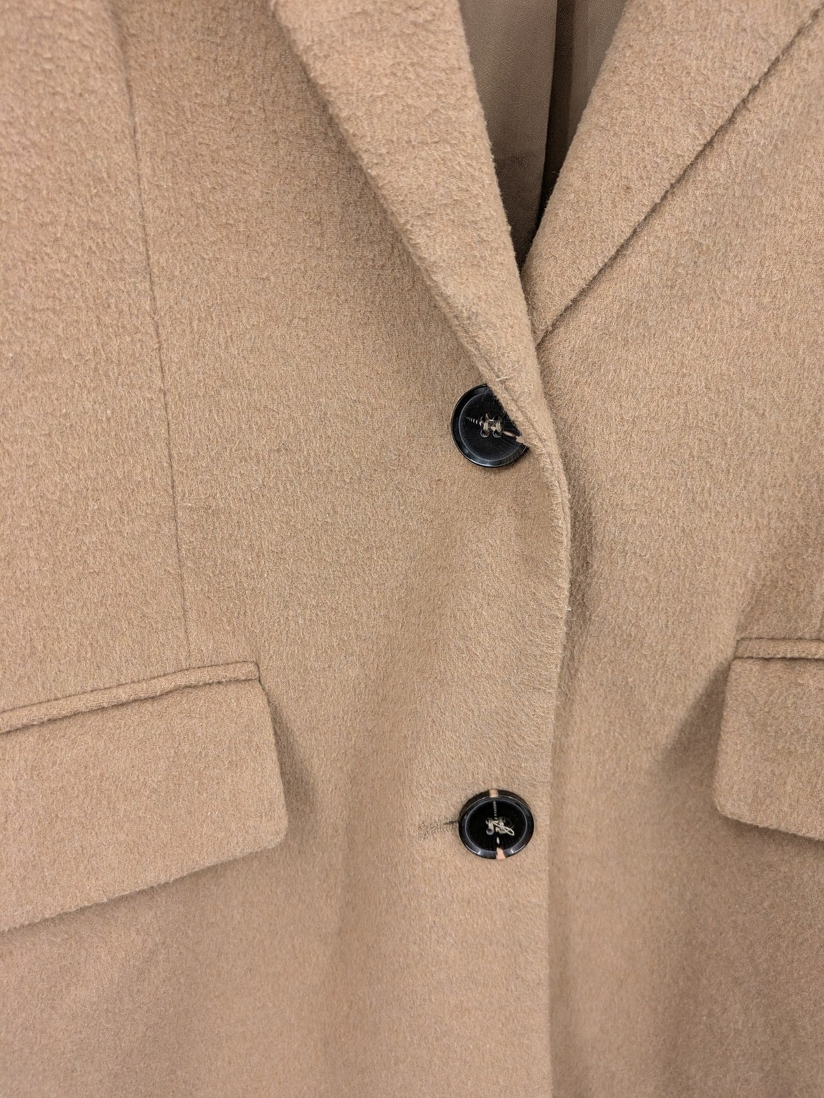 Amisu beige wool jacket single-breasted with lapel collar and two flap pockets.