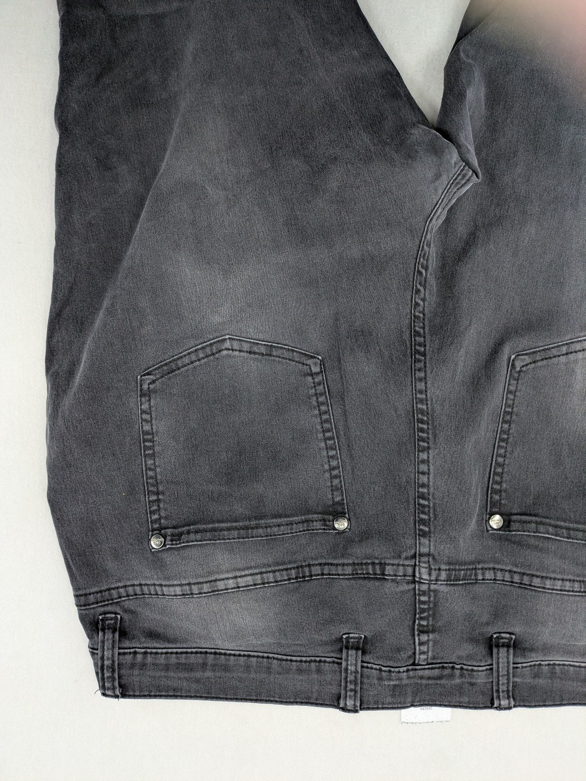 Bpc Selection grey maternity jeans, stretch denim, classic 5-pocket style, elastic waistband.