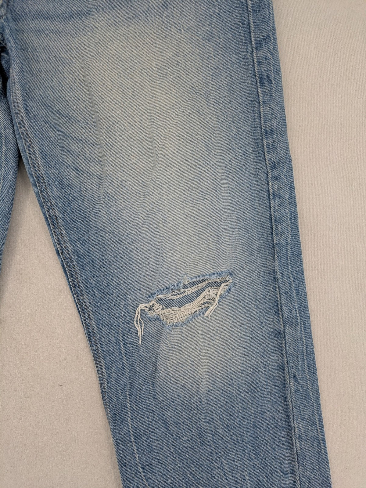FB Sister blue mom jeans high waist distressed look with classic 5-pocket design.