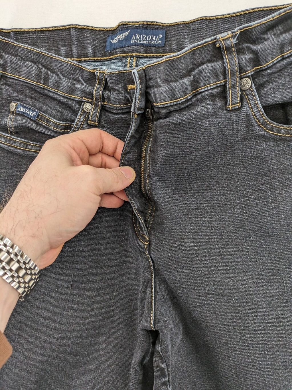 Arizona straight jeans blue with classic 5-pocket design and comfortable stretch fabric.