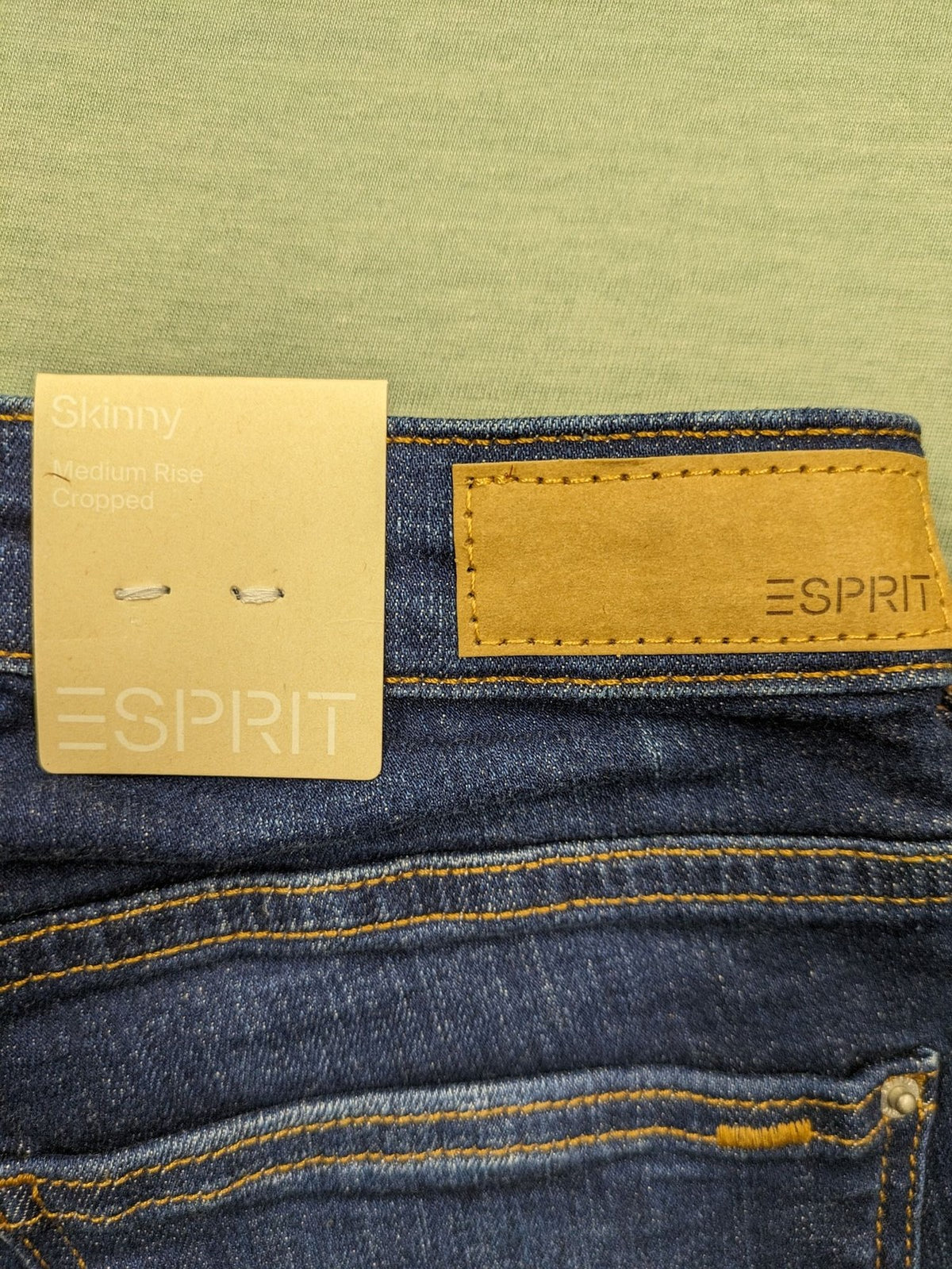 Esprit blue skinny cropped jeans, medium rise, classic 5-pocket design, high-quality denim.
