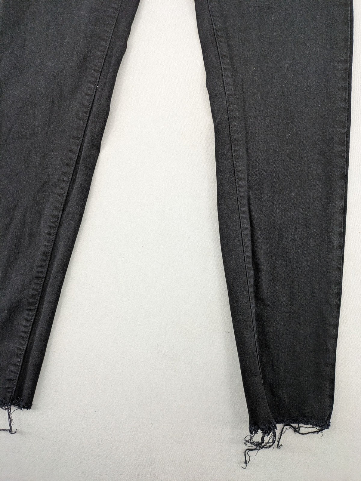 Stradivarius black skinny jeans high waist raw hem five-pocket style