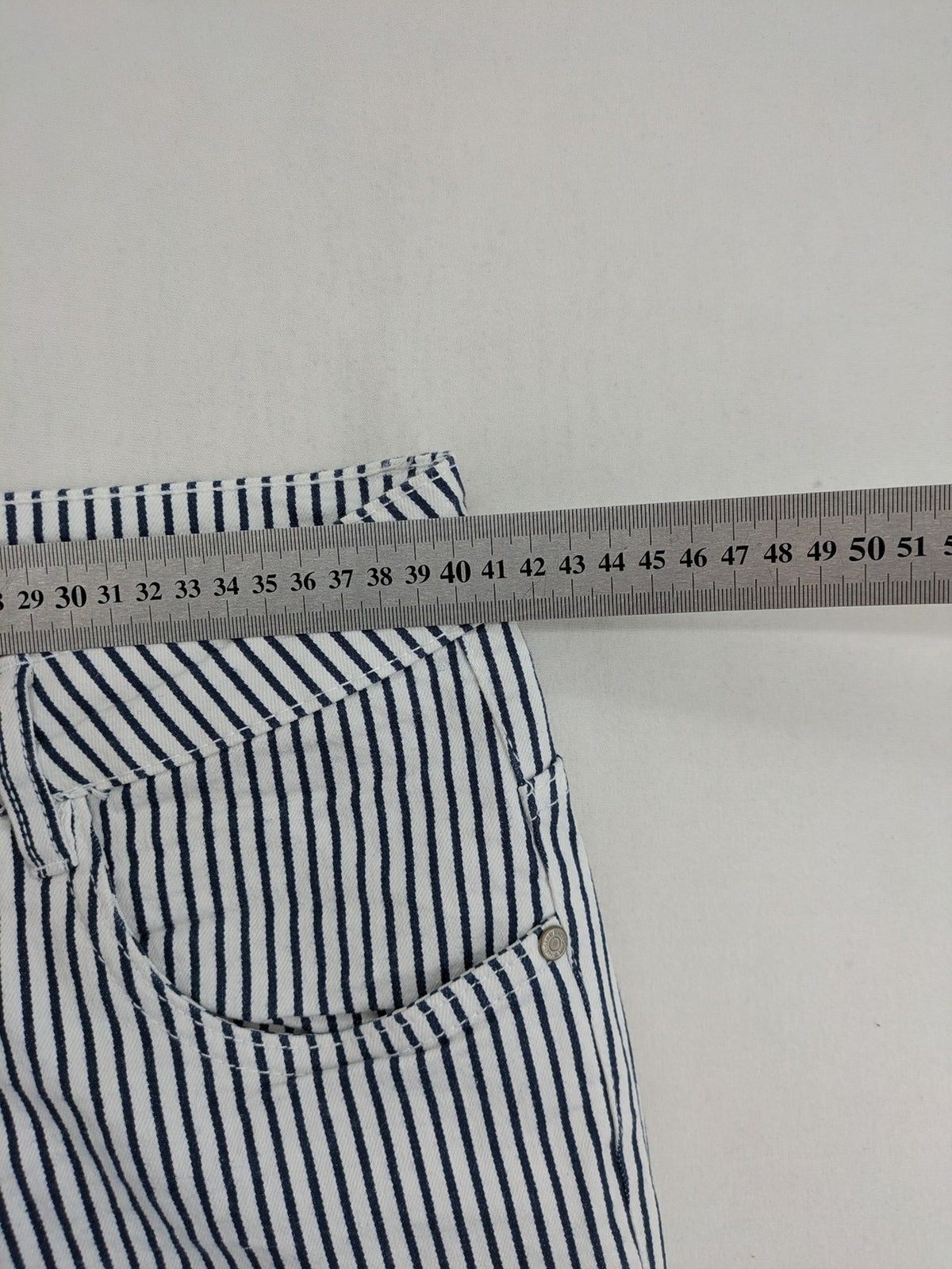 UP2FASHION blue and white striped straight jeans with five-pocket style and cotton stretch material.