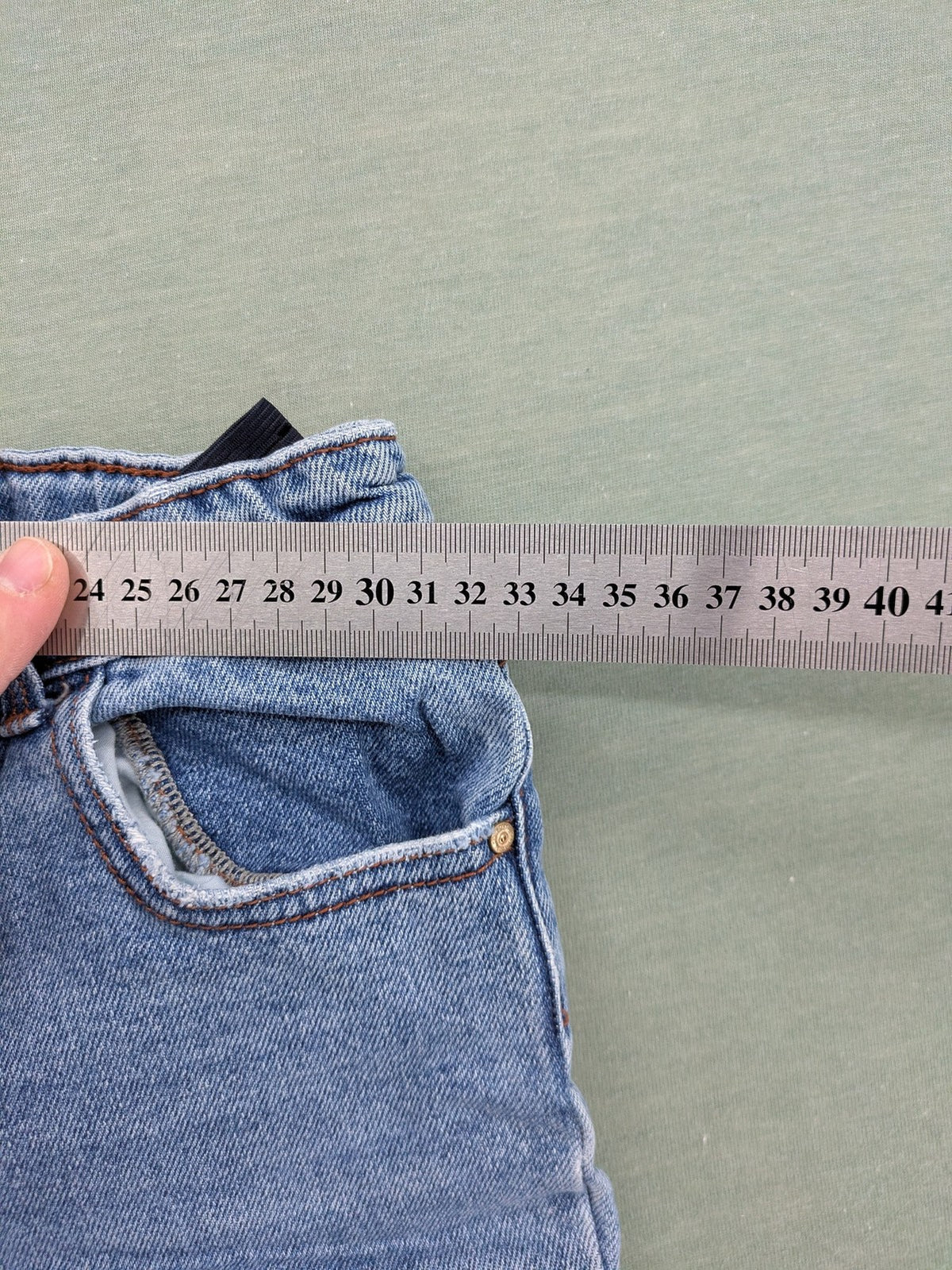 KIDS ONLY blue straight jeans with frayed hem and classic 5-pocket design.