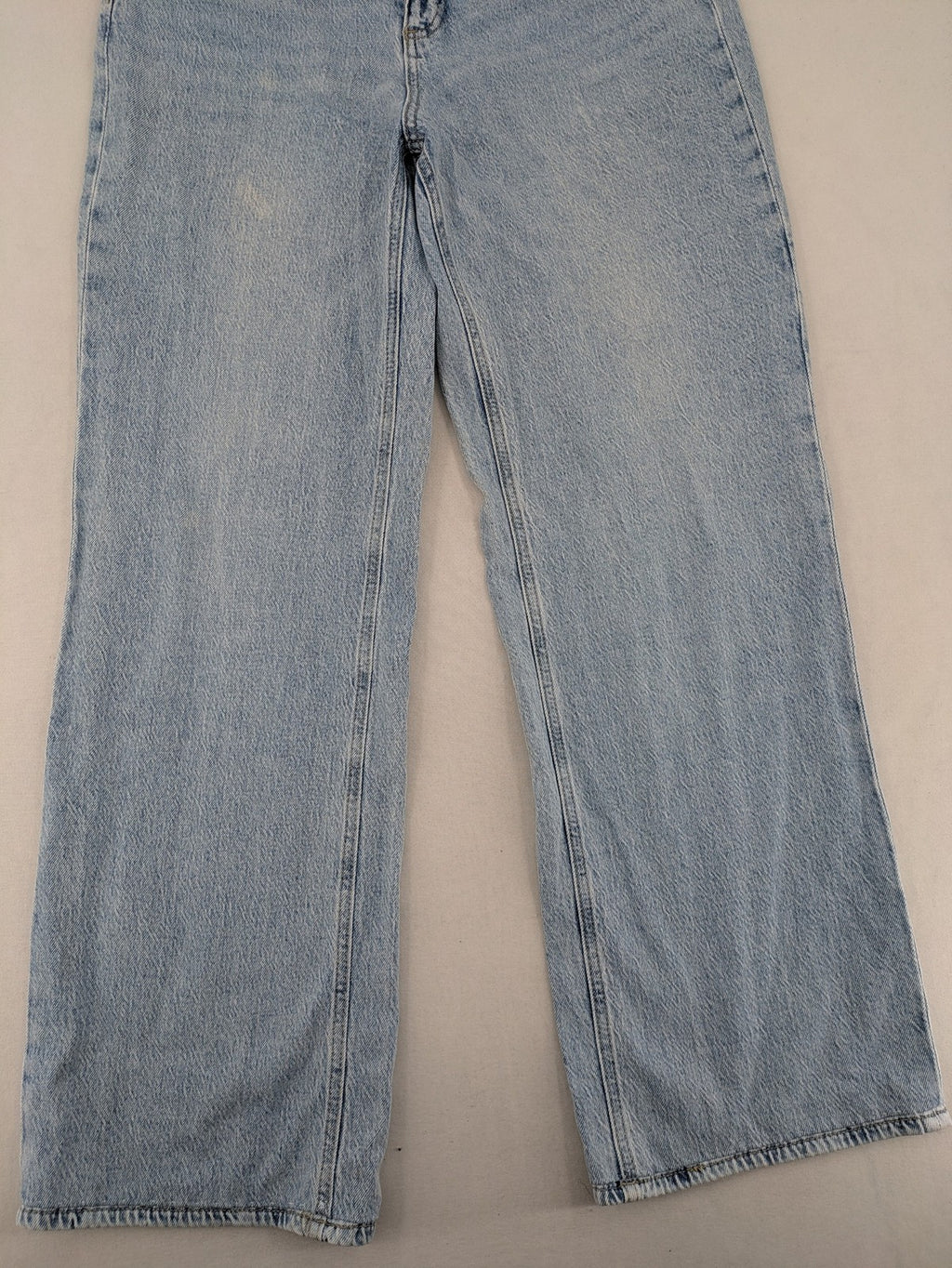 Vero Moda blue wide leg high waist jeans, classic 5-pocket design, washed denim.