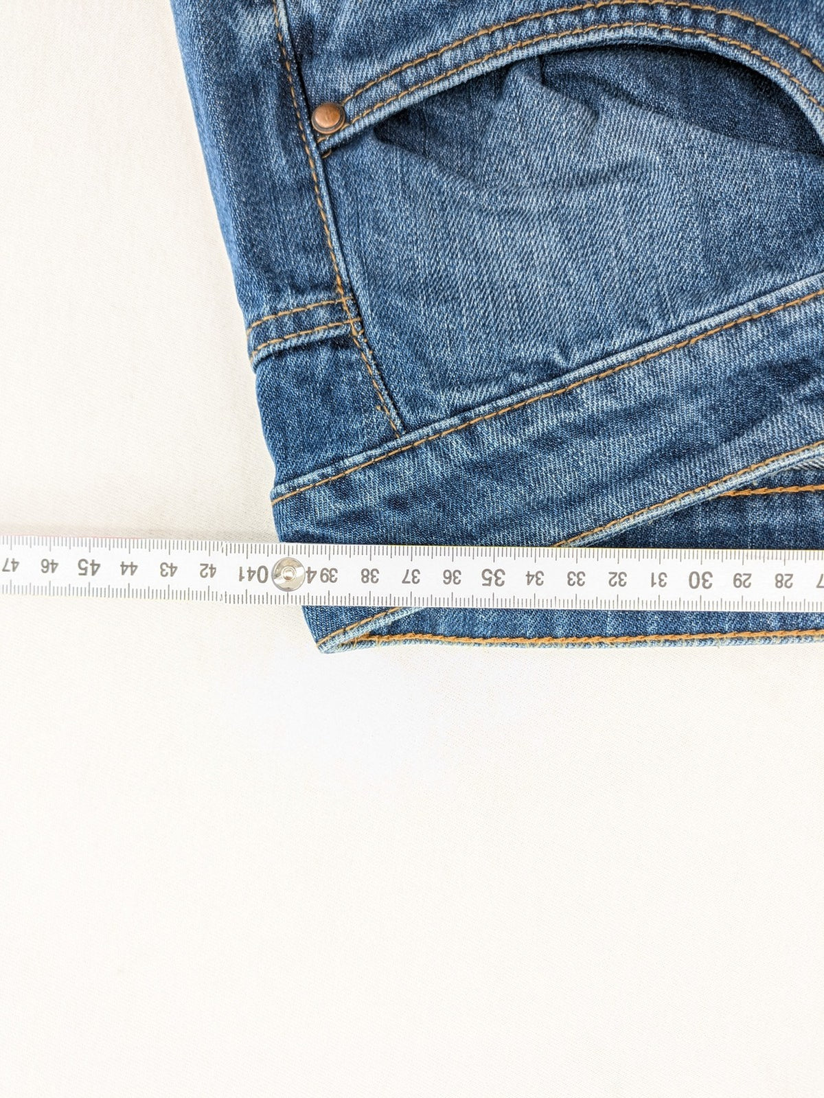 Royal Class blue straight jeans 5-pocket design, medium wash, made from organic cotton.