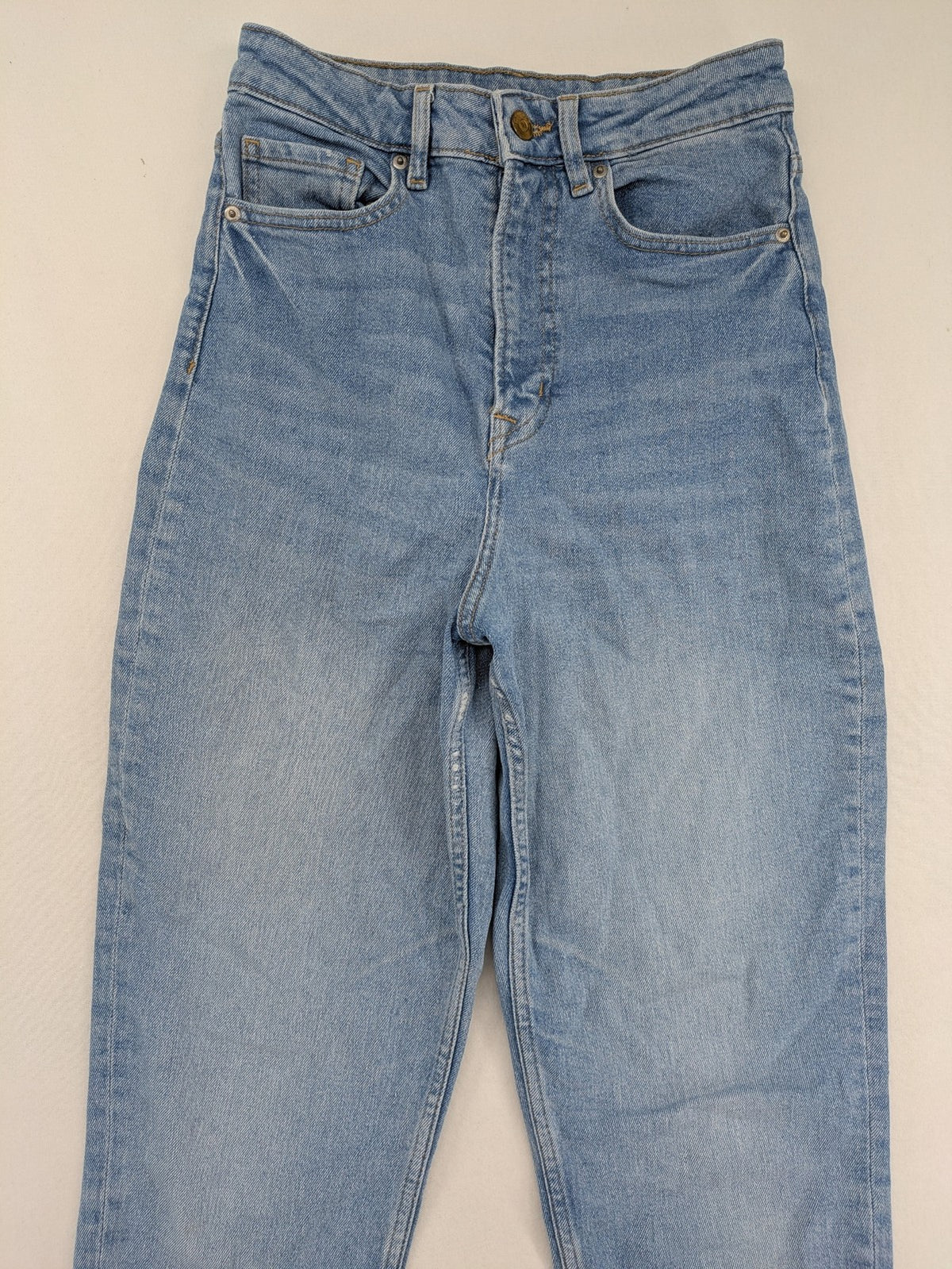 H&M Divided blue mom jeans high waist tapered fit with classic wash and durable cotton blend.