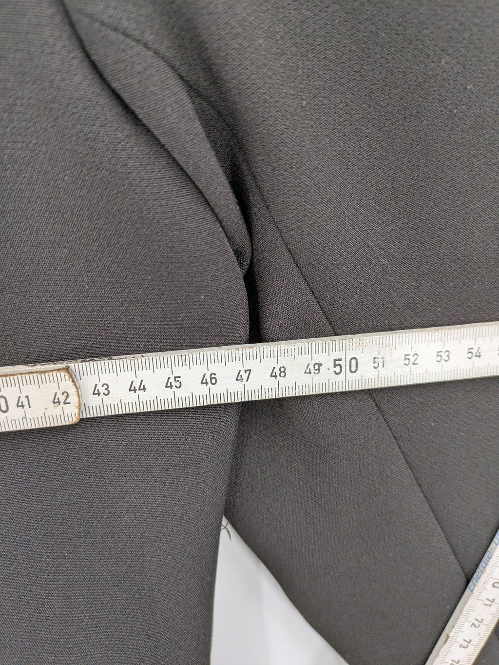H&M pink long blazer kragenlos design with open front and two front pockets.