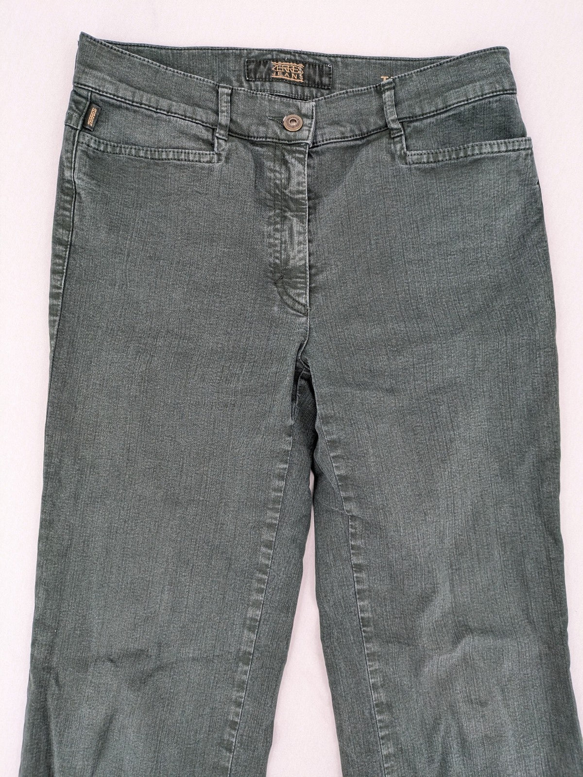 Zerres straight jeans dark green classic 5-pocket style with button and zipper closure.