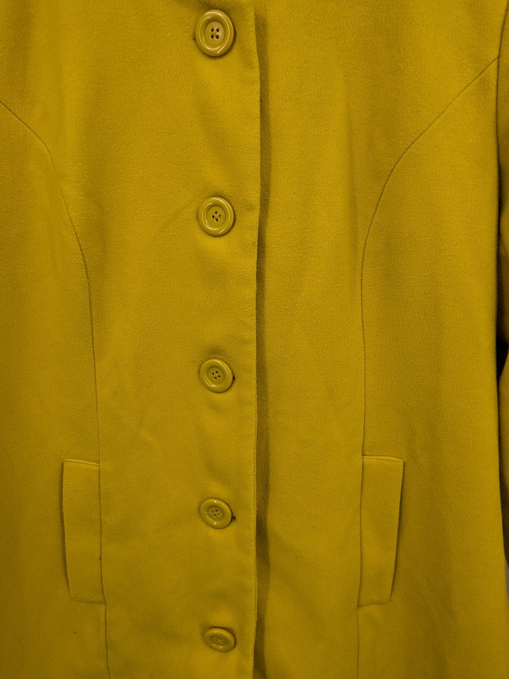 Bpc Selection yellow jacket kragenlos design with button placket and front pockets.