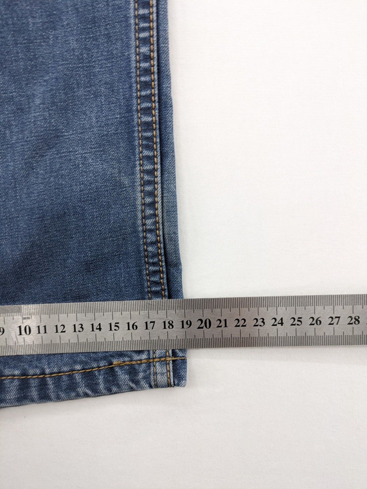 R-Stone Jeans blue straight leg denim with washed effect and "Fashion Wear" embroidery.