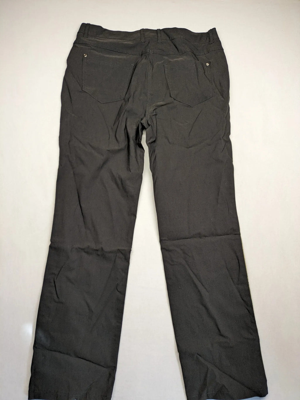 Elegante multi pants grey leopard print side stripes, stretchy material with pockets.