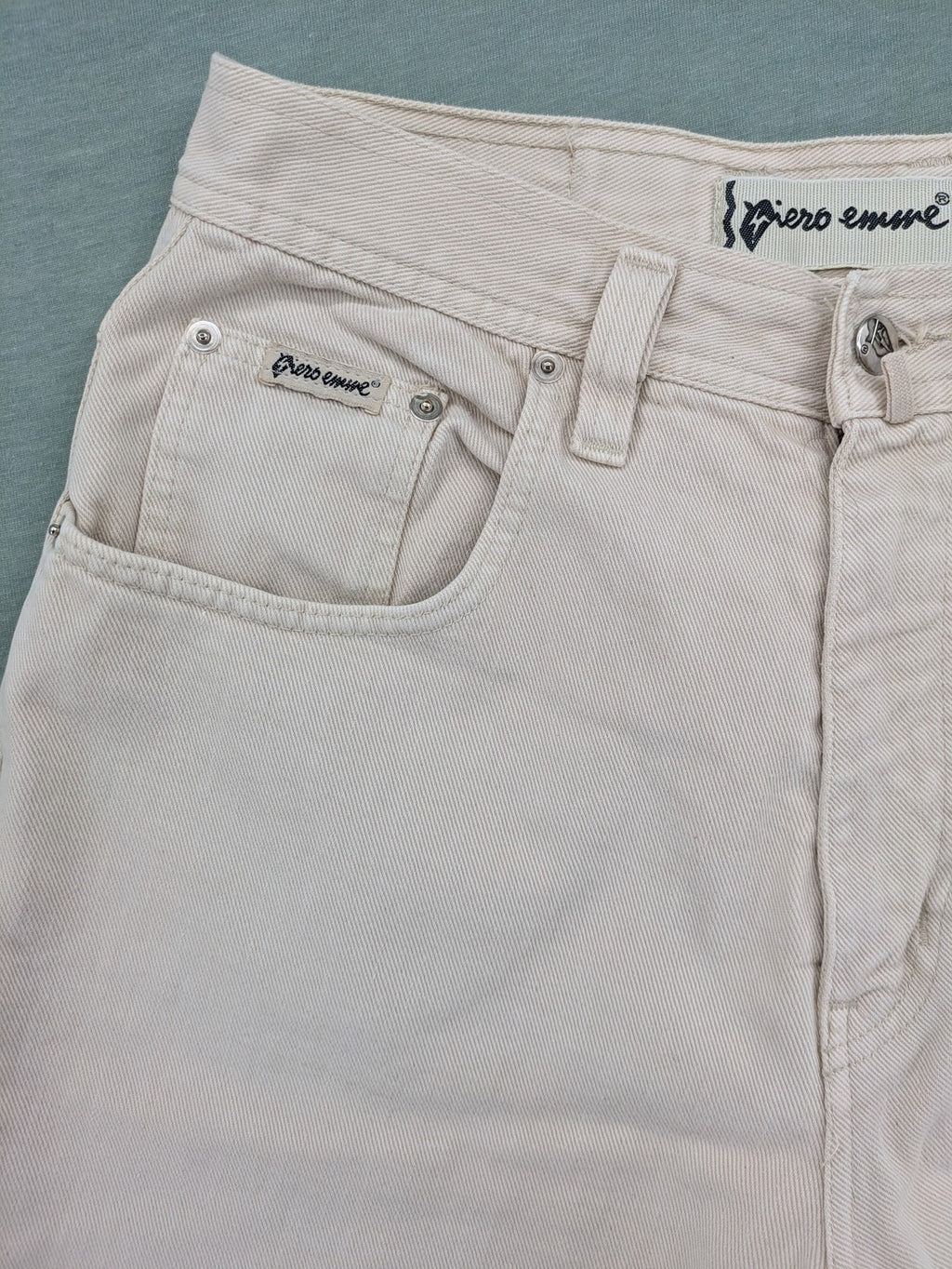Emme beige jeans shorts size 33 classic 5-pocket design made in Italy cotton.