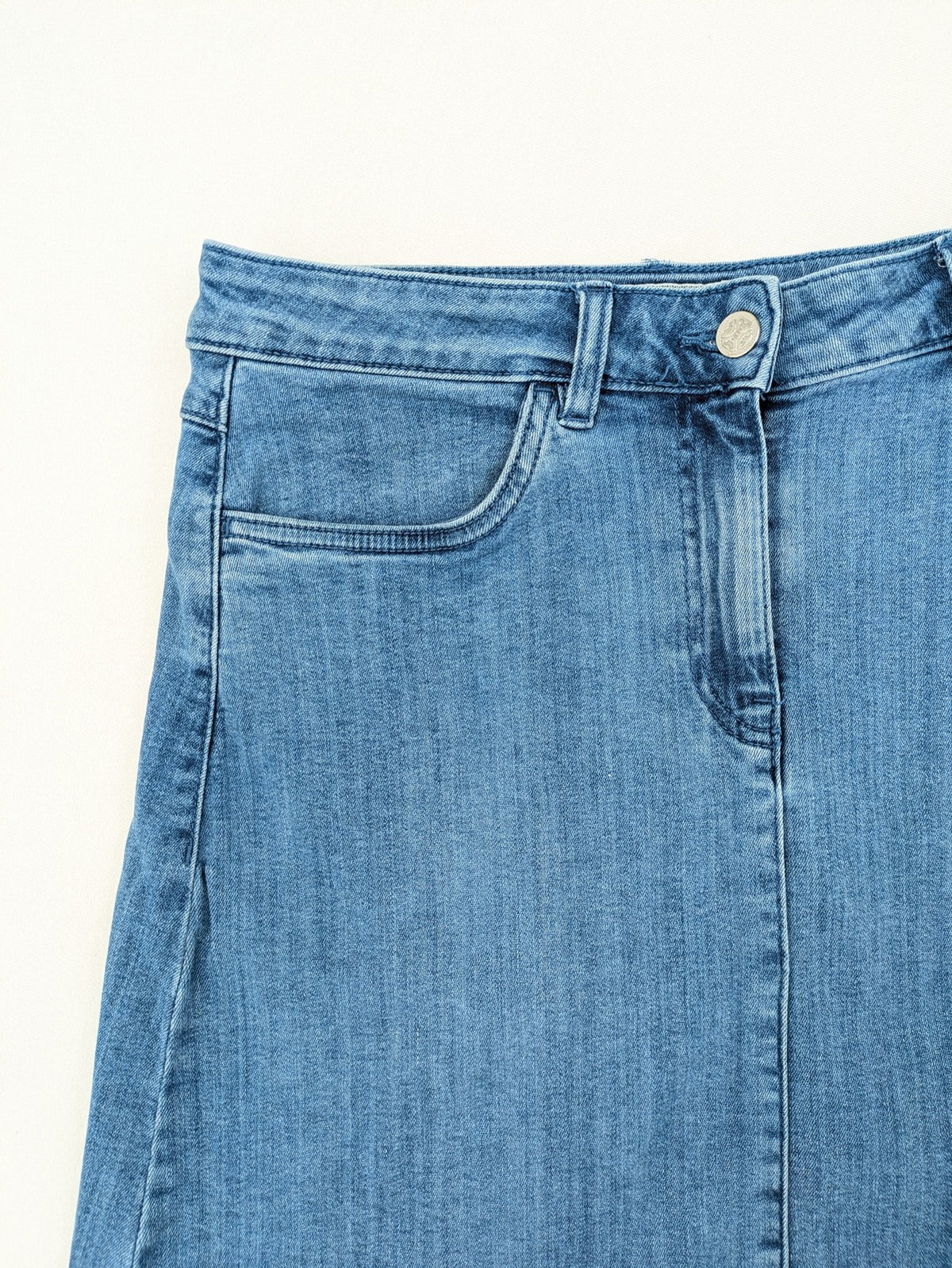 Tchibo blue knee-length skirt A-line silhouette with classic denim wash and cotton blend material.