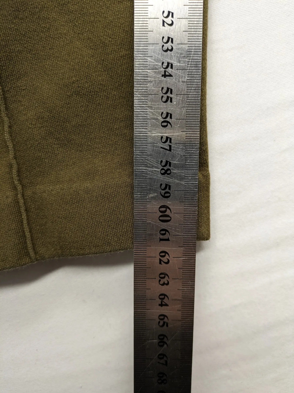 Marc O'Polo khaki joggers with elastic waistband and stylish front seams.