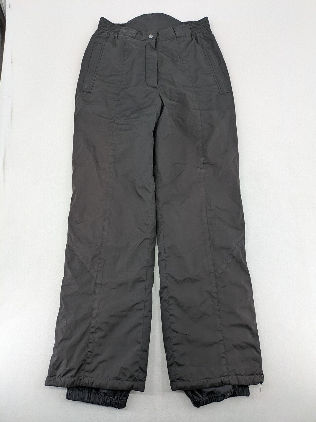 GEF black ski pants size 40, insulated, featuring zippered cuffs and snow gaiters.