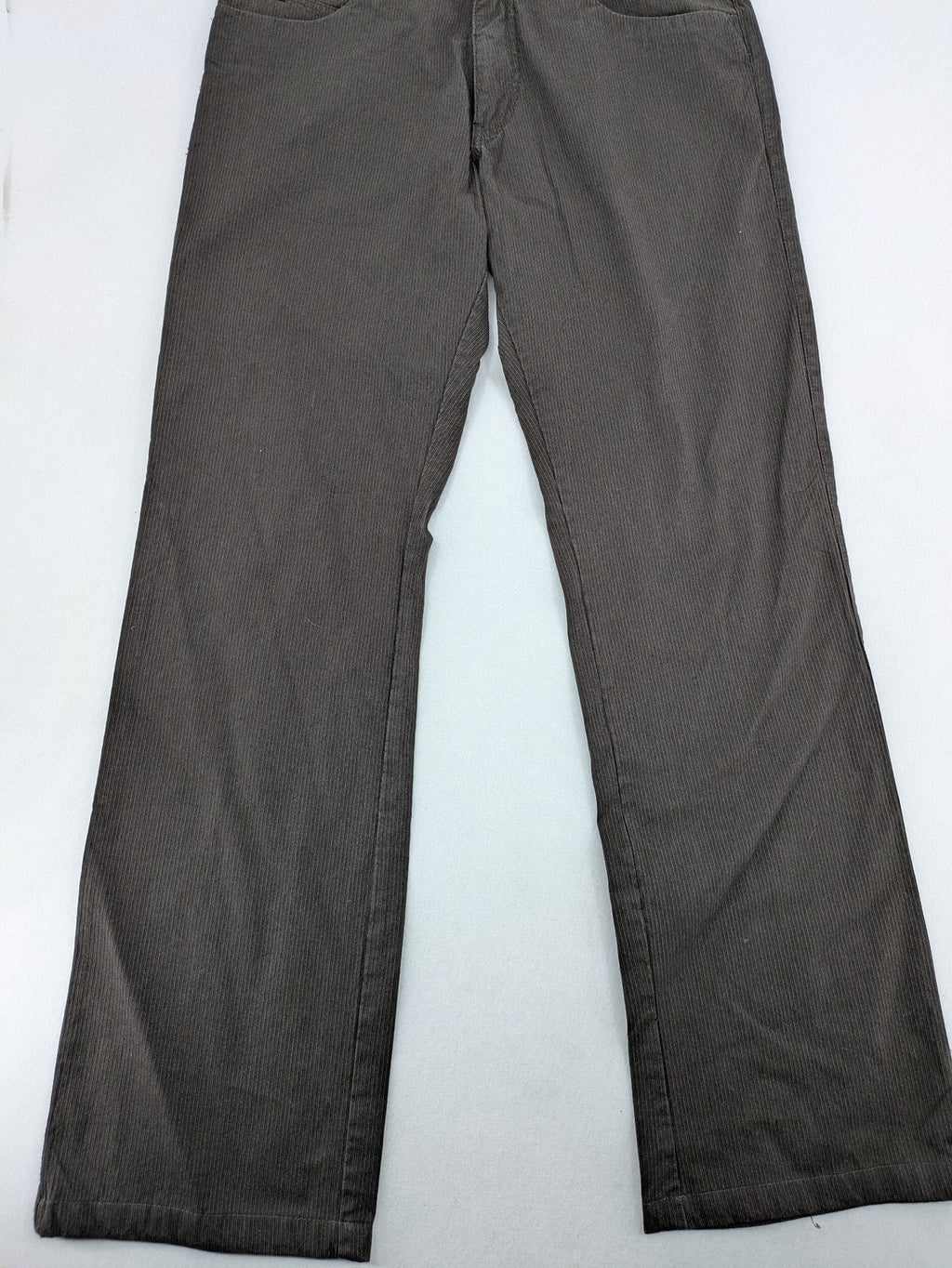 Reserved Co brown straight jeans with fine cord texture and classic 5-pocket design.