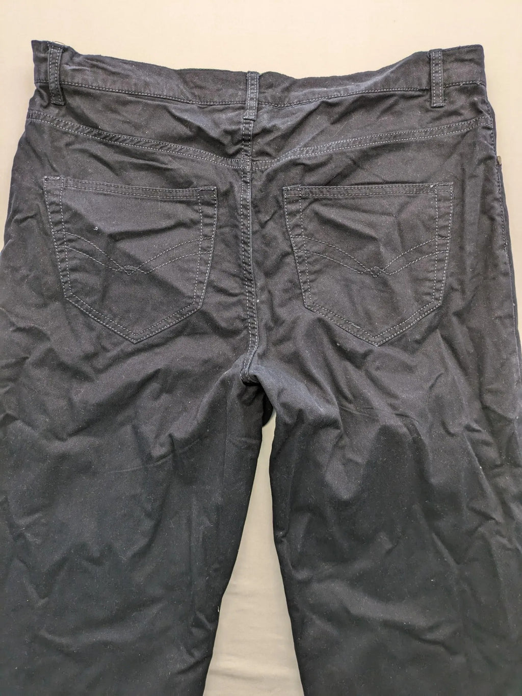 Watsons black straight jeans size 52 five-pocket design with zipper and stretch cotton.