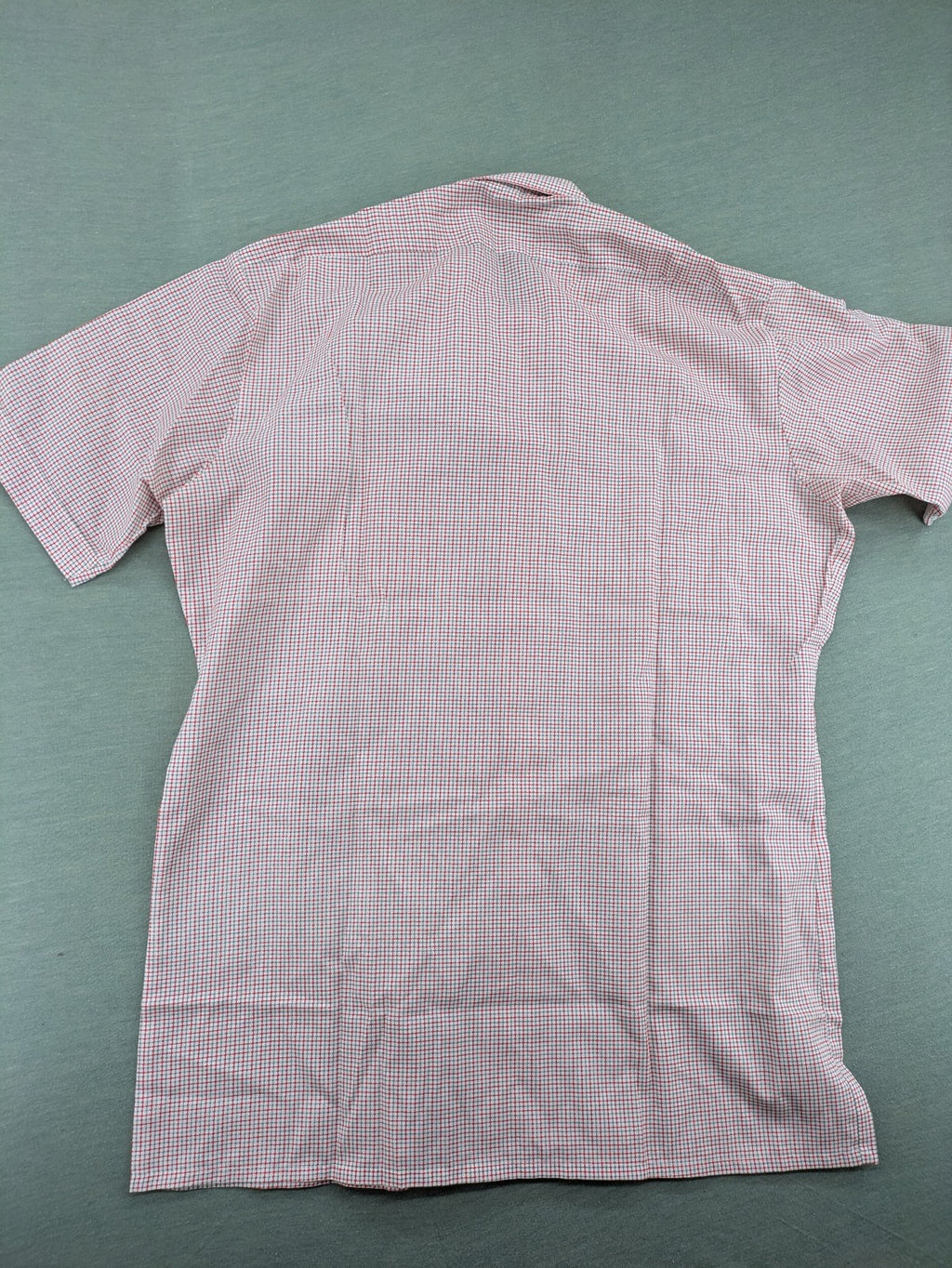 C&A short-sleeve shirt pink white checkered pattern, single chest pocket, polyester cotton blend.